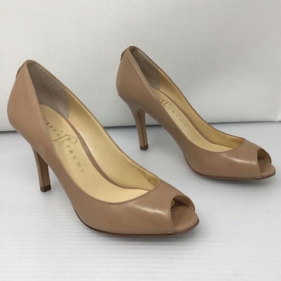 Ivanka Trump Cleo Pump (B6) - Picture 1 of 8